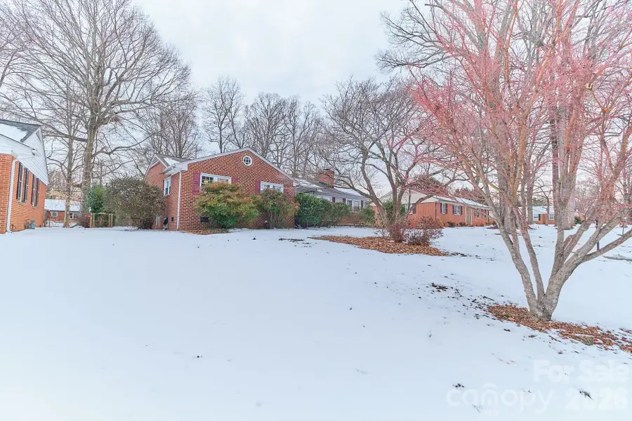 915 Onslow Drive, Greensboro, NC 27408 - #2