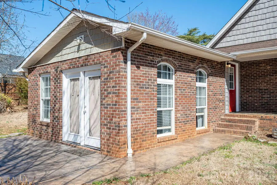 2617 Surrey Drive, Lincolnton, NC 28092 - #3