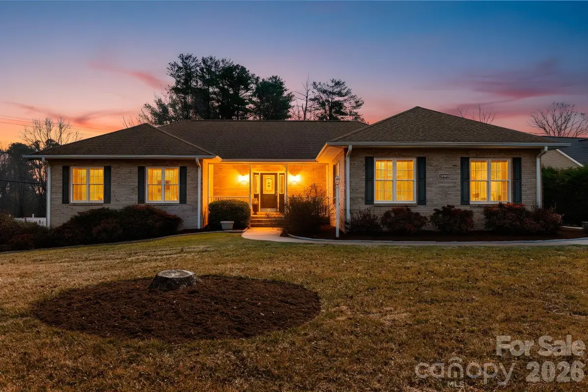 390 Classic Oaks Circle, Hendersonville, NC 28792 - #1