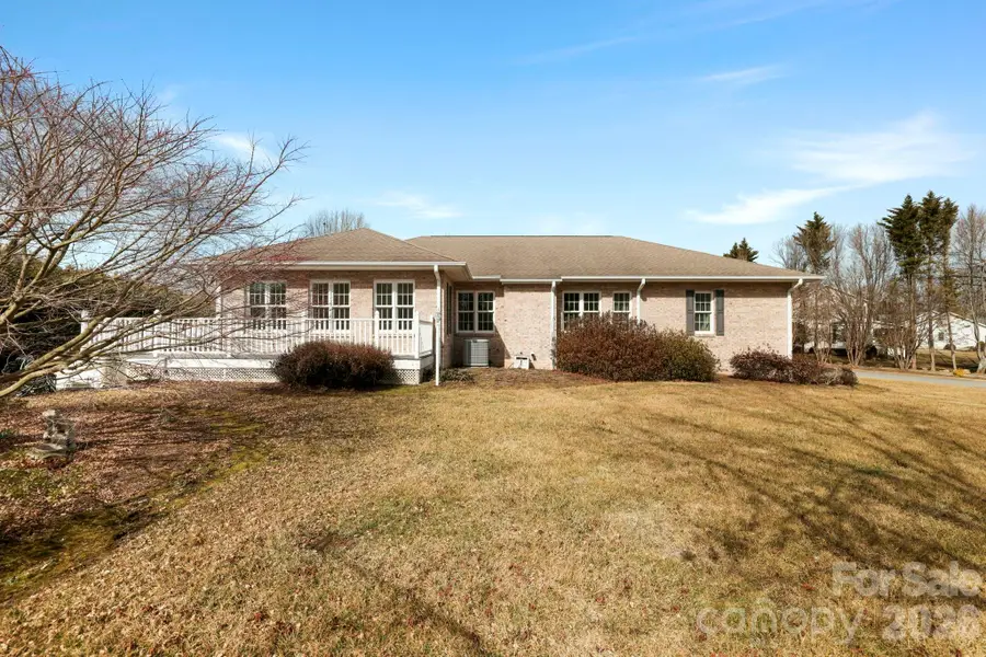 390 Classic Oaks Circle, Hendersonville, NC 28792 - #3