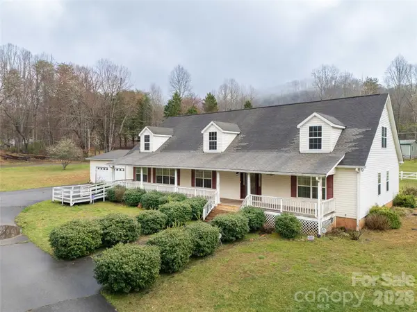 1564 Camp Creek Road, Whittier, NC 28789