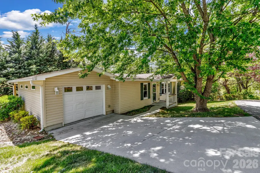 405 Deerfield Court, Hendersonville, NC 28792 - #3