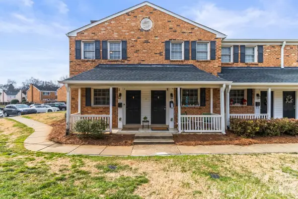 1336 Green Oaks Lane, Charlotte, NC 28205