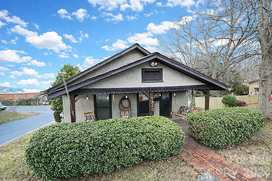 1340 1st Avenue Place Nw, Hickory, NC 28601 - #3