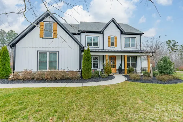 11216 Wooded Saddle Road, Charlotte, NC 28216