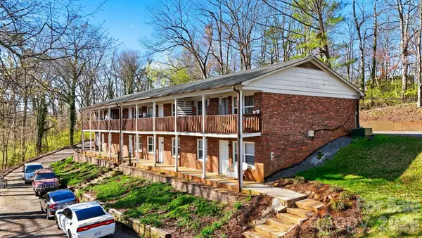 1075 7th Avenue Nw, Hickory, NC 28601