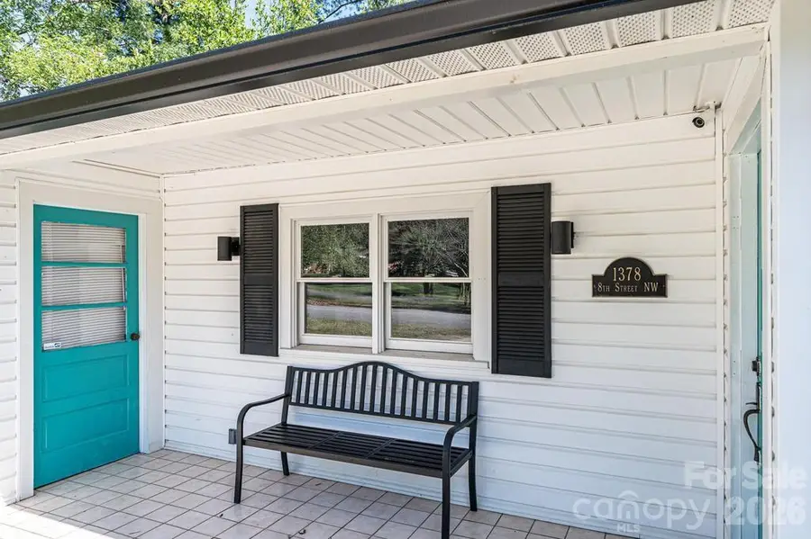 1378 8th Street Nw, Hickory, NC 28601 - #2