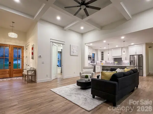 1322 Kensington Circle, Newton, NC 28658