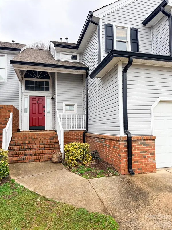 8729 Fox Chase Lane, Charlotte, NC 28269