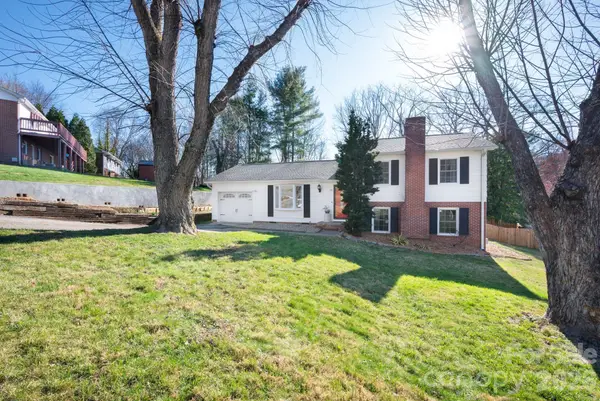 14 Lynwood Circle, Asheville, NC 28806