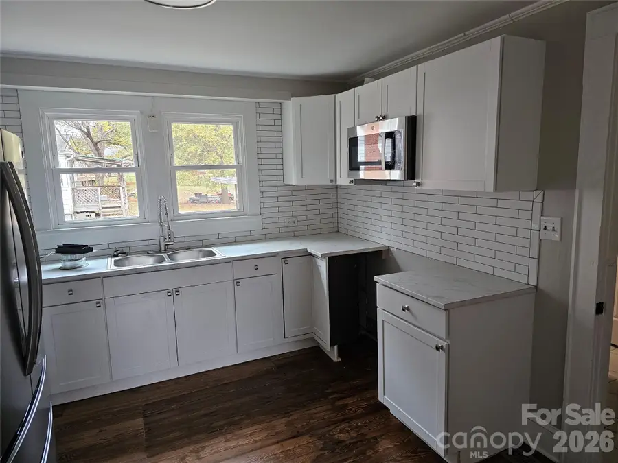 515 26th Street Sw, Hickory, NC 28602 - #3