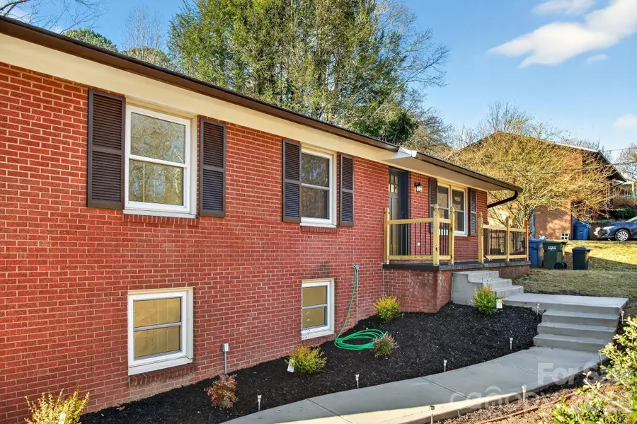 1780 NE 23rd Avenue Lane Ne, Hickory, NC 28601 - #2