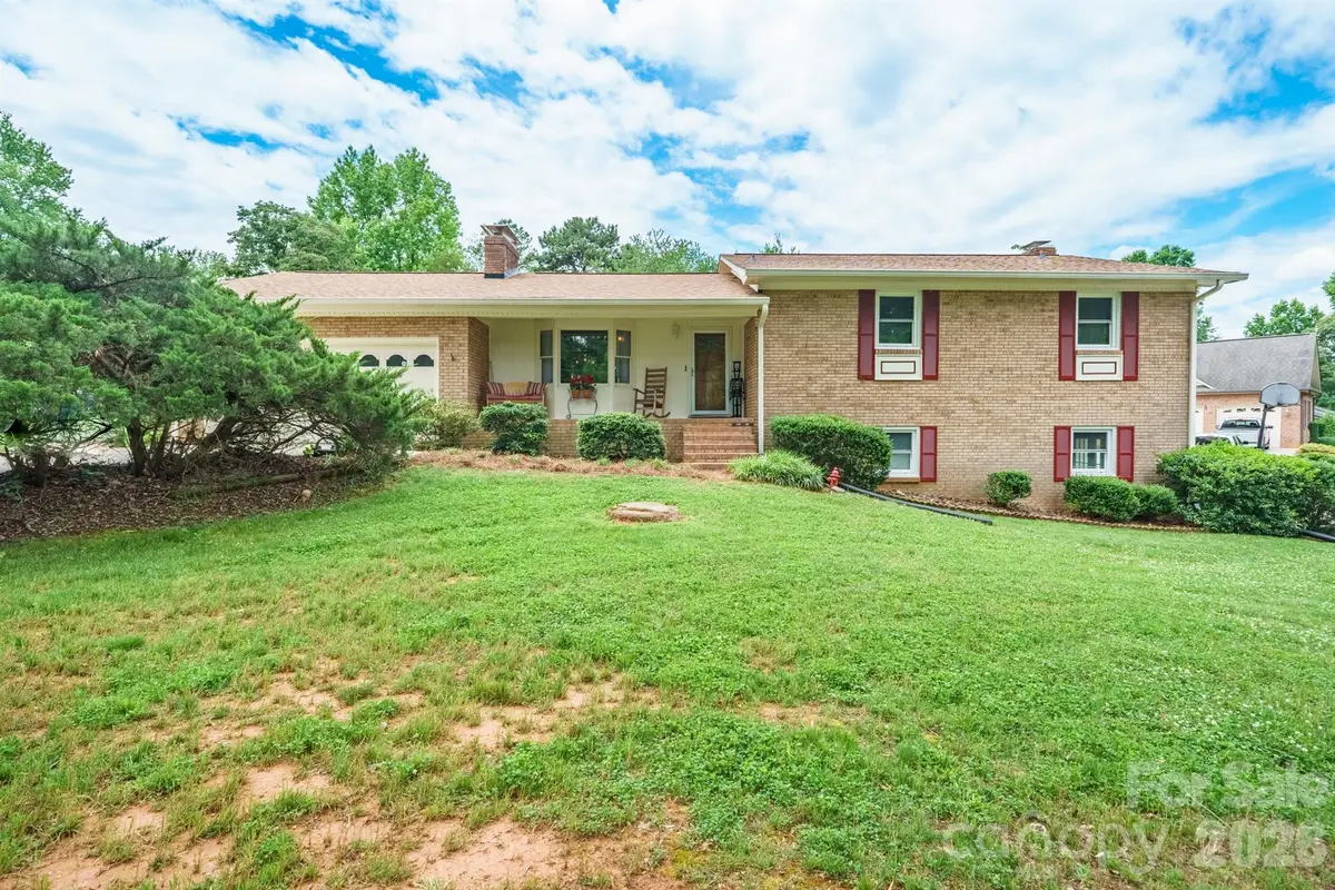 201 Wellington Drive, Lincolnton, NC 28092 - #1