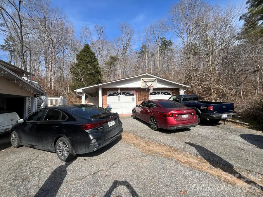 31 Walker Road, Columbus, NC 28722 - #3