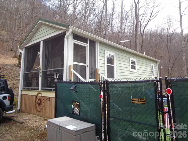 73 Bear Oat Trail, Franklin, NC 28734