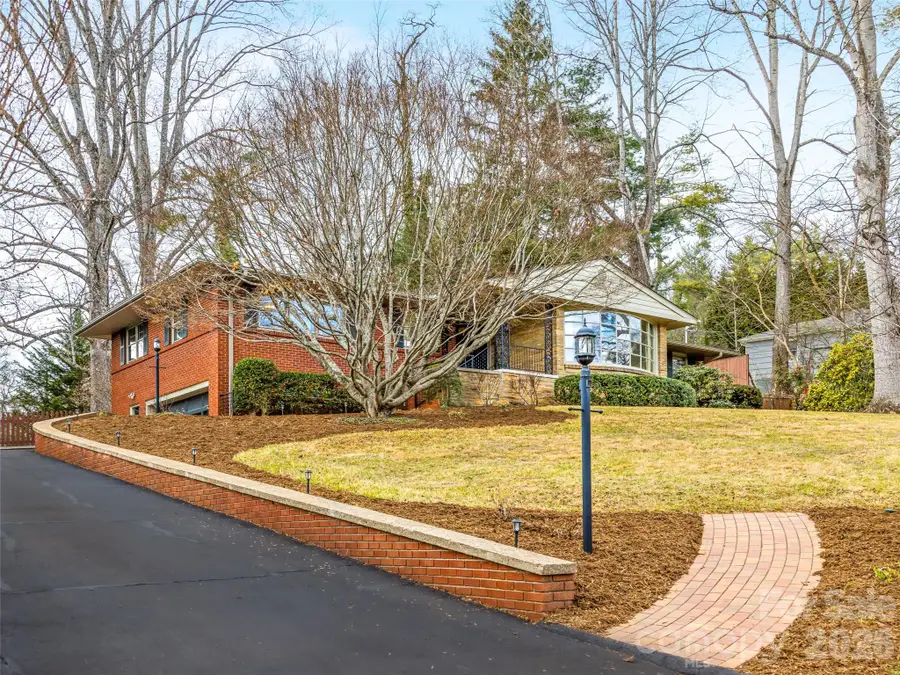 8 N Oak Forest Drive, Asheville, NC 28803 - #2