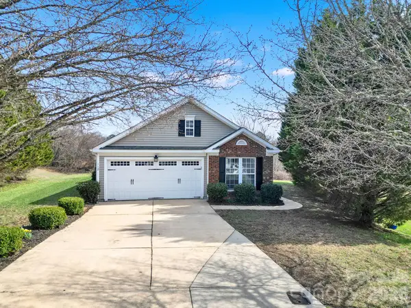 112 N Woodcliff Lane, Mount Holly, NC 28120