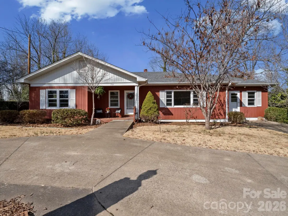 204 Fernwood Drive, Rutherfordton, NC 28139 - #1