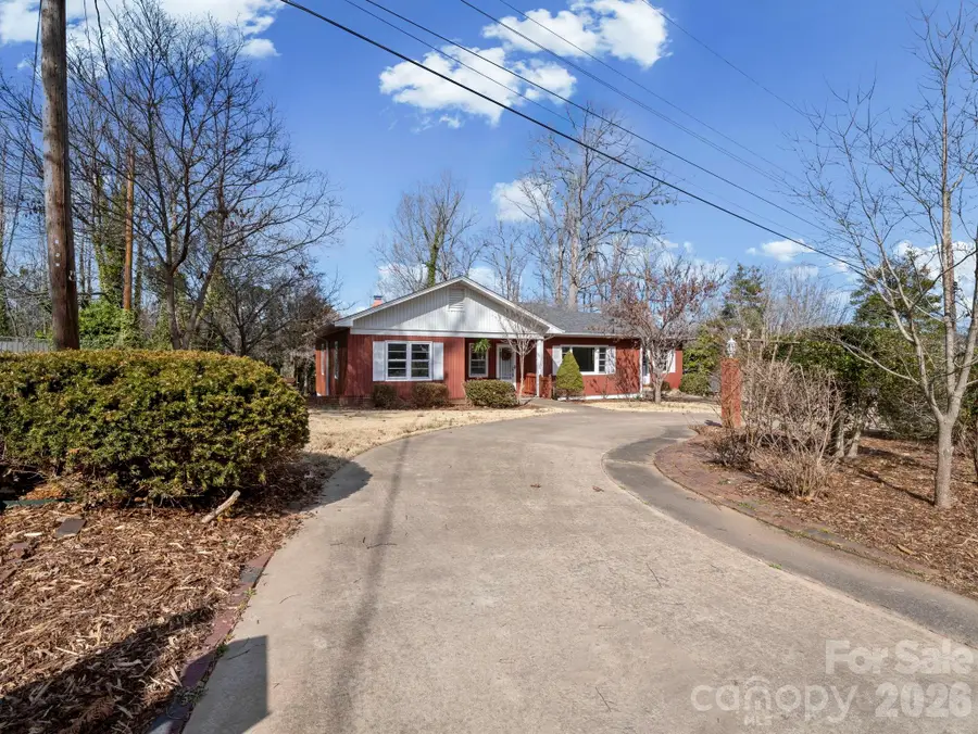 204 Fernwood Drive, Rutherfordton, NC 28139 - #2