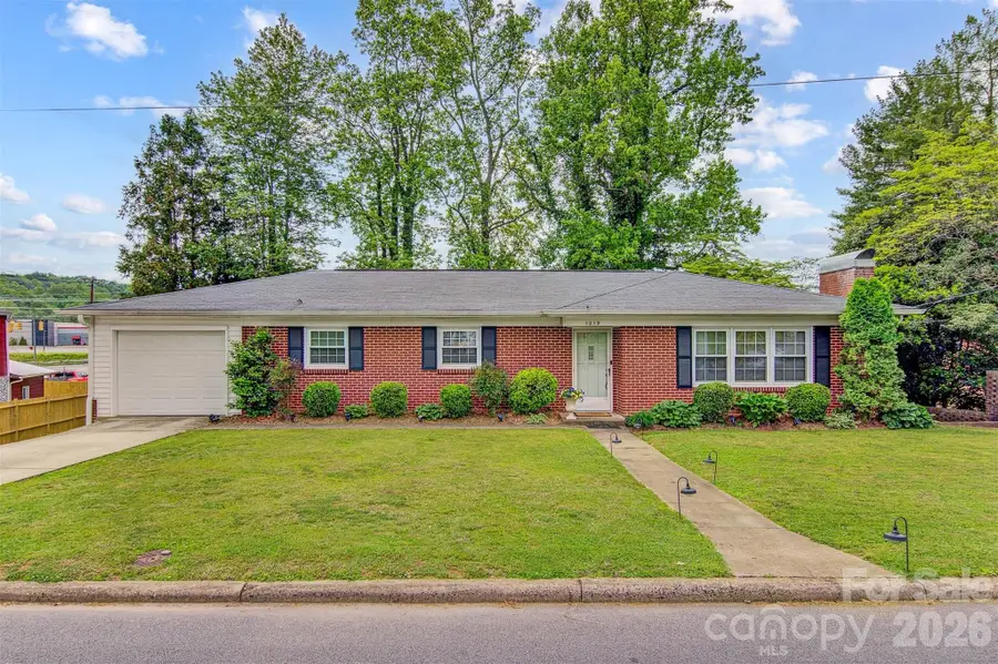 1019 Pennton Avenue Sw, Lenoir, NC 28645 - #2