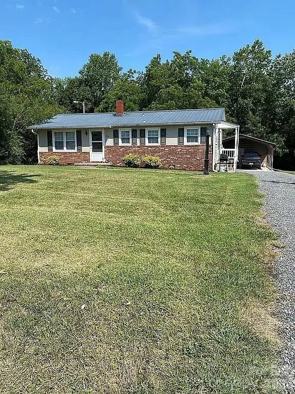 736 E 11th Street, Newton, NC 28658 - #1