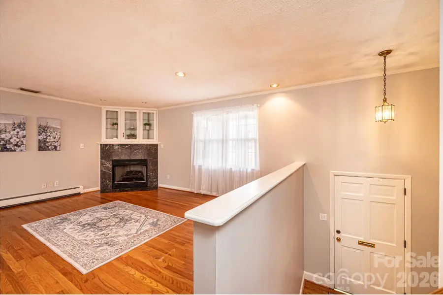 1063 4th Avenue Drive Nw, Hickory, NC 28601 - #3