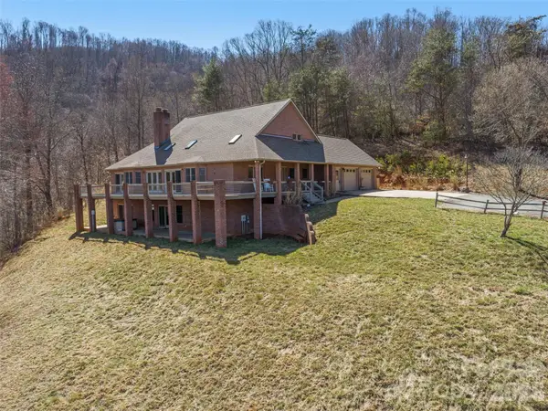 126 Hillcrest Drive, Barnardsville, NC 28709