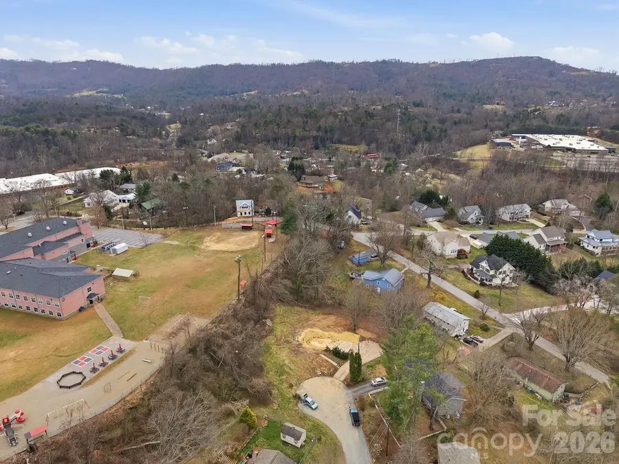 15 Village Park Drive, Weaverville, NC 28787 - #3