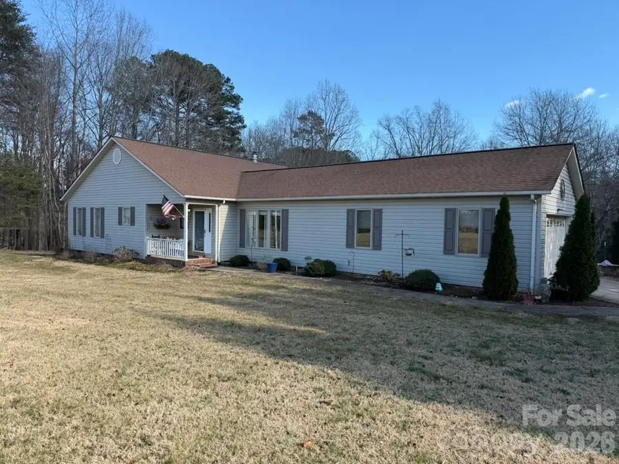 411 27th Avenue Circle Nw, Hickory, NC 28601 - #2