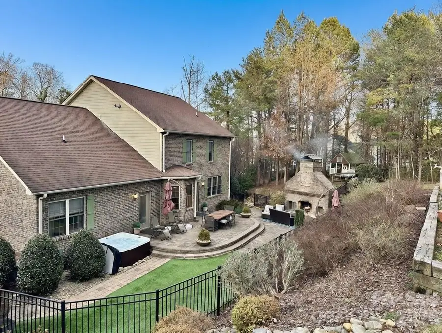 4852 Brookridge Drive Ne, Hickory, NC 28601 - #3