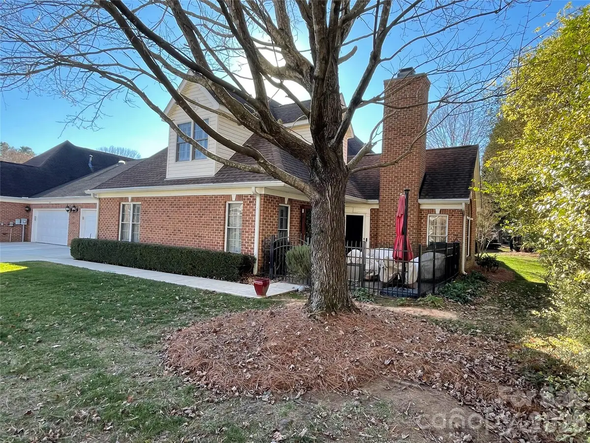 7439 Hurstbourne Green Drive, Charlotte, NC 28277 - #1