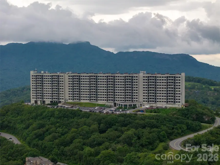 303 Sugar Top Drive #2811, Sugar Mountain, NC 28604 - #2