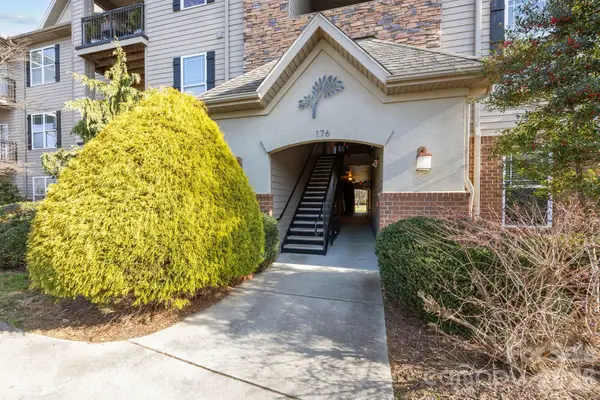 176 Brickton Village Circle #206, Fletcher, NC 28732
