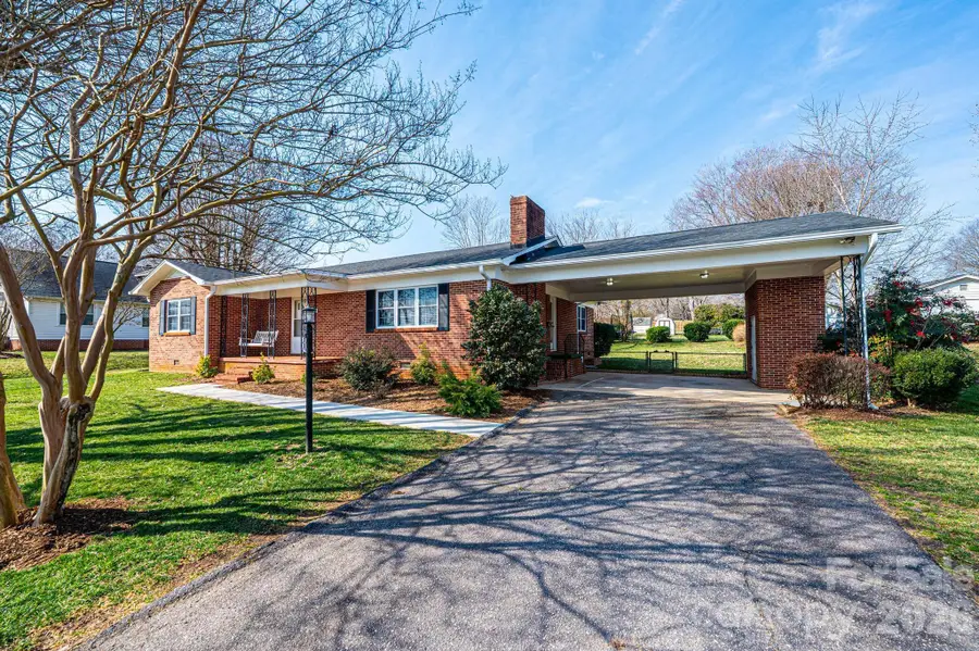 1425 5th Street Ne, Hickory, NC 28601 - #2