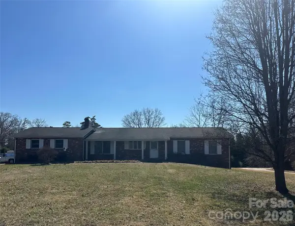 107 33rd Avenue Nw, Hickory, NC 28601