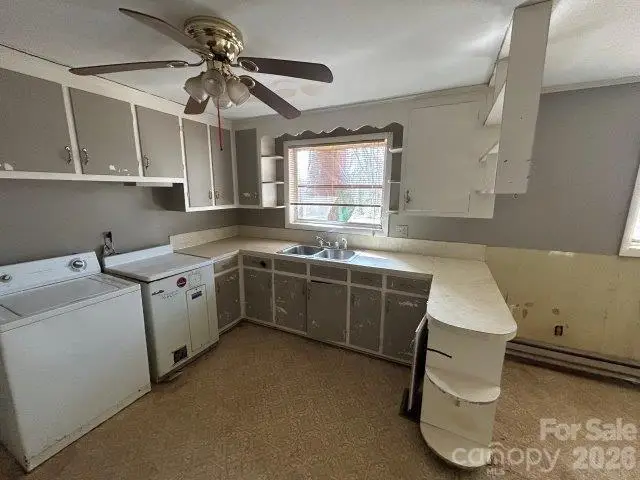 918 Emmanuel Church Road, Conover, NC 28613 - #2