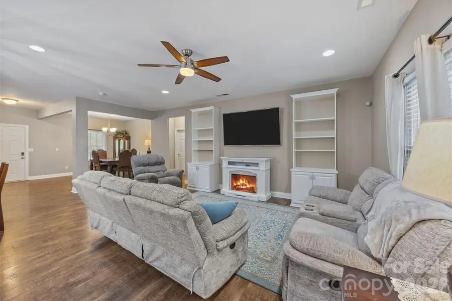 7015 Mount Holly Huntersville Road, Charlotte, NC 28216 - #2