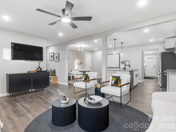 9243 Edgevale Drive, Charlotte, NC 28216