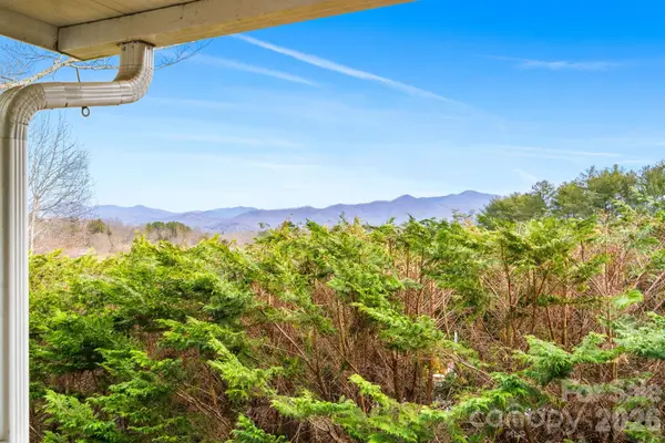 210 Ledbetter Lane, Franklin, NC 28734