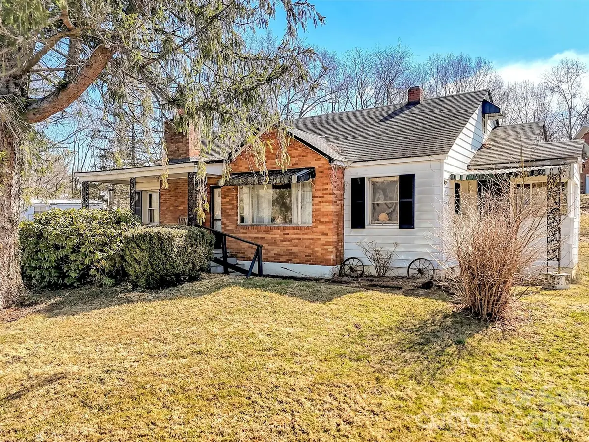 301 Mulberry Street, Clyde, NC 28721 - #1