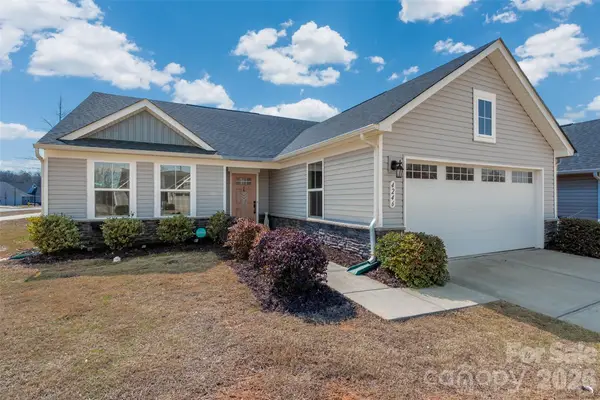 4246 Mackinnon Drive, Charlotte, NC 28214