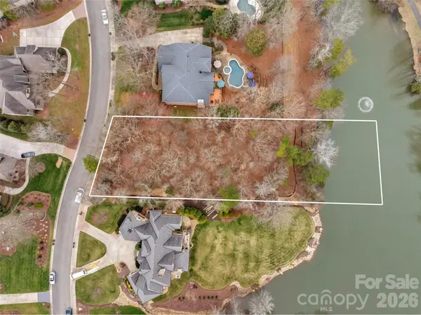 8234 Victoria Lake Drive, Waxhaw, NC 28173