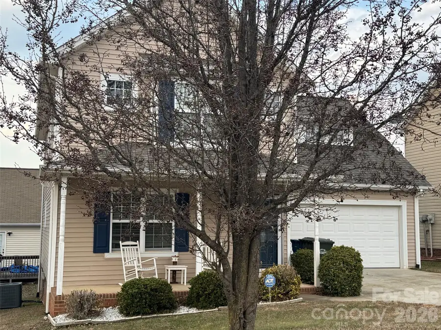 219 19th Avenue Se, Hickory, NC 28602 - #3