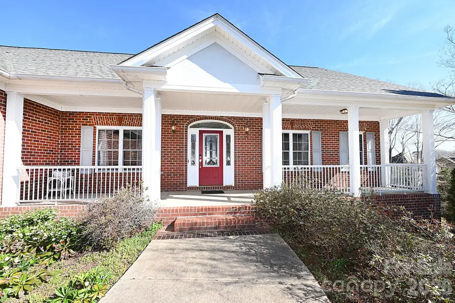 640 40th Avenue Lane Nw, Hickory, NC 28601 - #3