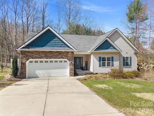 163 Oak Apple Lane, Hendersonville, NC 28792