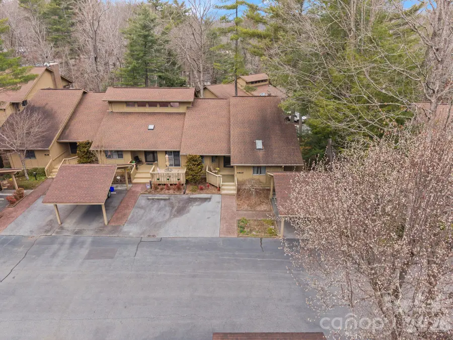 301 N Scarlet Oak Lane, Hendersonville, NC 28791 - #2