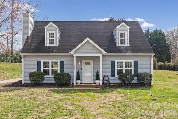6104 Sunbridge Court, Charlotte, NC 28269