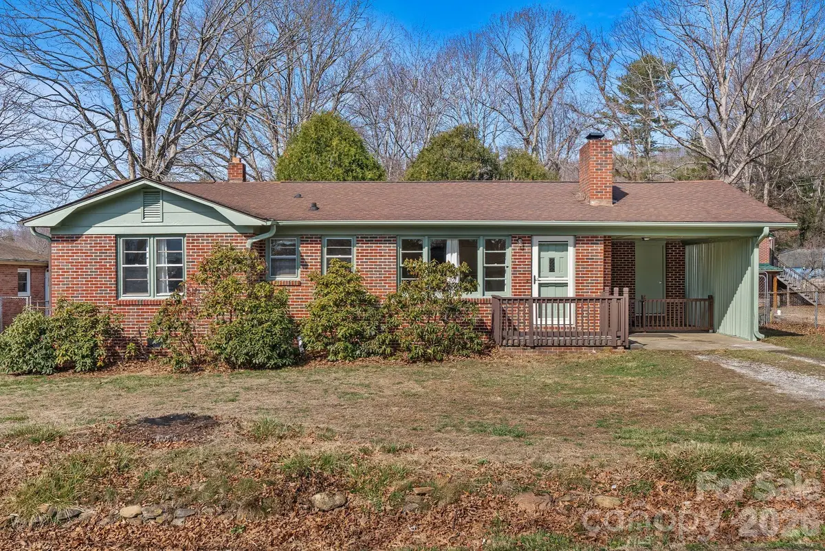 303 Stonewall Avenue, Swannanoa, NC 28778 - #1