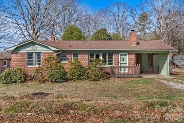 303 Stonewall Avenue, Swannanoa, NC 28778