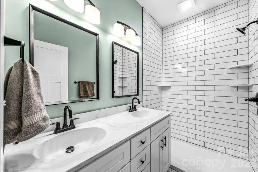 807 N Whitted Street, Hendersonville, NC 28791 - #3